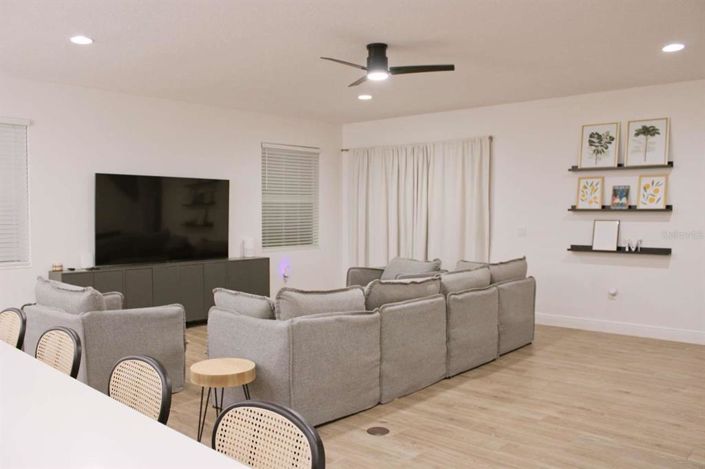 Image No.9-6 Bed Property for sale