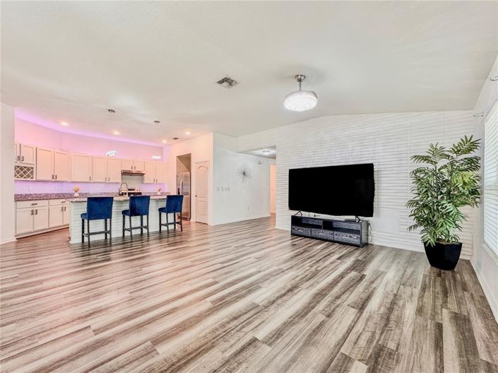 Image No.16-4 Bed Property for sale