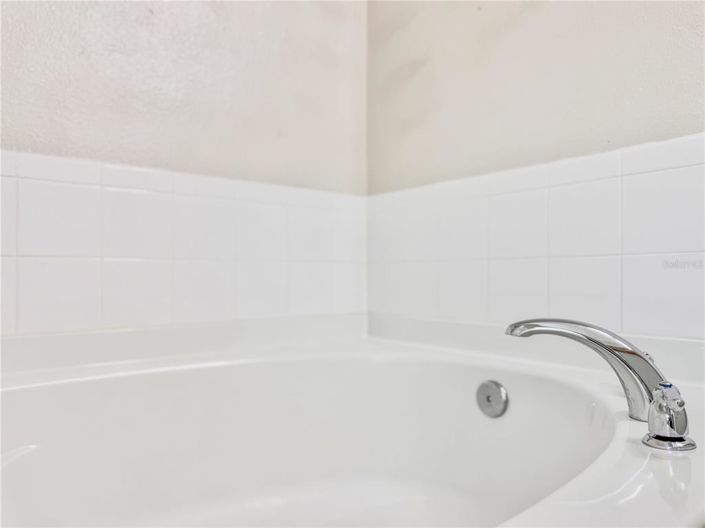 Image No.38-4 Bed Property for sale