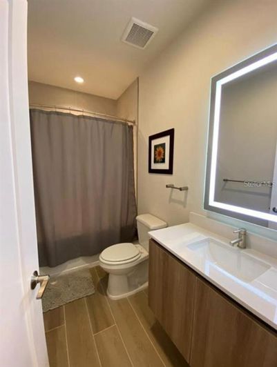 Image No.17-3 Bed Townhouse for sale