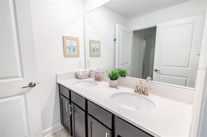 Image No.15-4 Bed Townhouse for sale