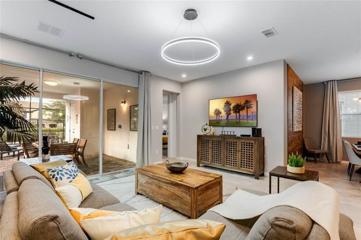 Image No.10-7 Bed Property for sale