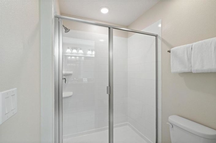 Image No.17-6 Bed Property for sale