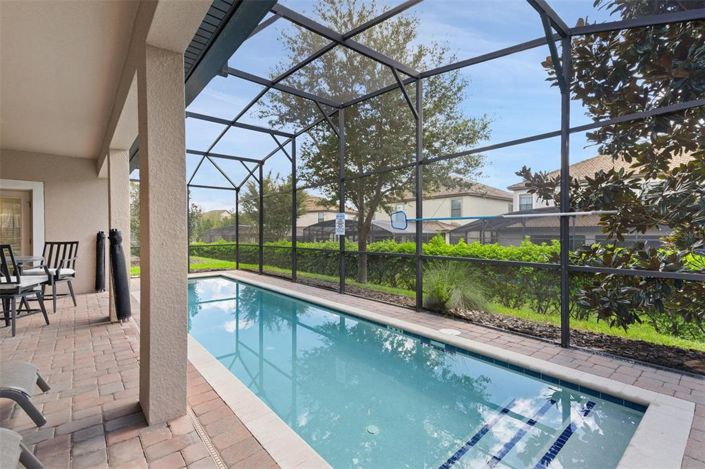 Image No.20-6 Bed Property for sale