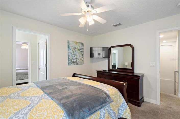 Image No.24-6 Bed Property for sale