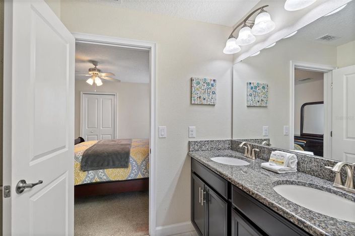 Image No.25-6 Bed Property for sale