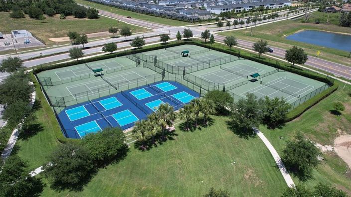 Image No.69-6 Bed Property for sale