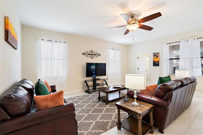 Image No.8-6 Bed Property for sale