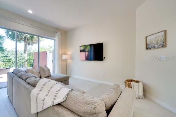 Image No.3-5 Bed Townhouse for sale