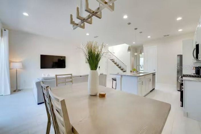 Image No.6-5 Bed Townhouse for sale