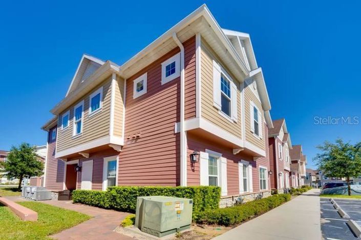 Image No.1-5 Bed Townhouse for sale