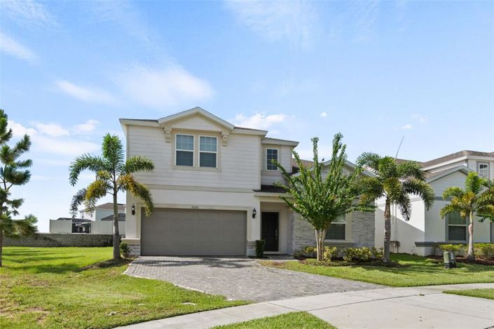 Image No.10-8 Bed Property for sale