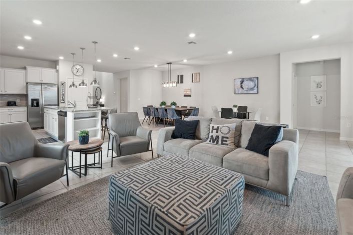 Image No.11-8 Bed Property for sale