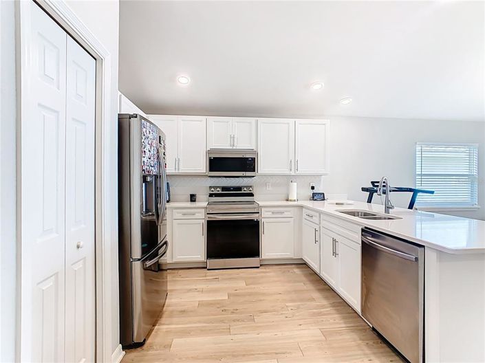 Image No.11-3 Bed Property for sale