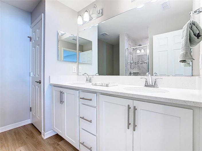 Image No.29-3 Bed Property for sale