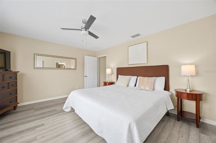 Image No.25-4 Bed Townhouse for sale