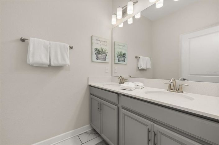 Image No.13-5 Bed Townhouse for sale