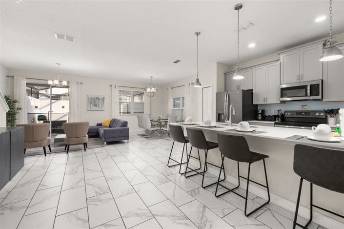 Image No.16-5 Bed Townhouse for sale