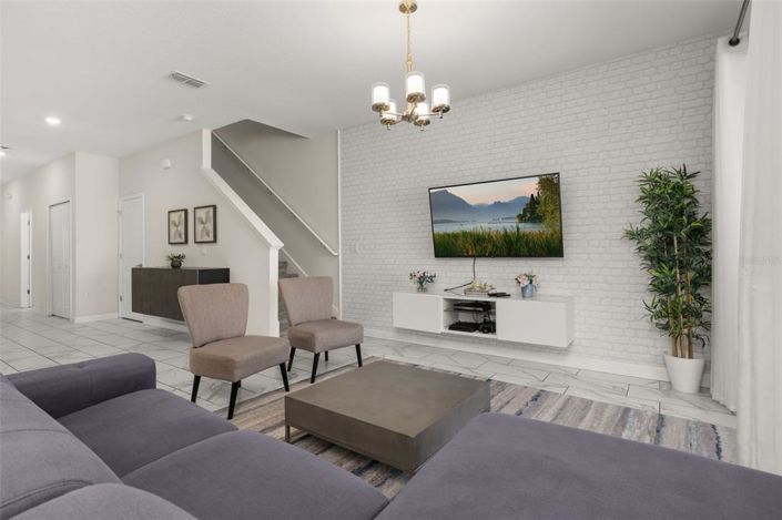 Image No.26-5 Bed Townhouse for sale