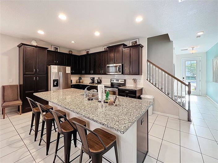 Image No.4-5 Bed Townhouse for sale