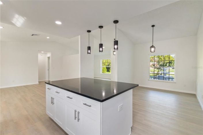 Image No.14-4 Bed Property for sale