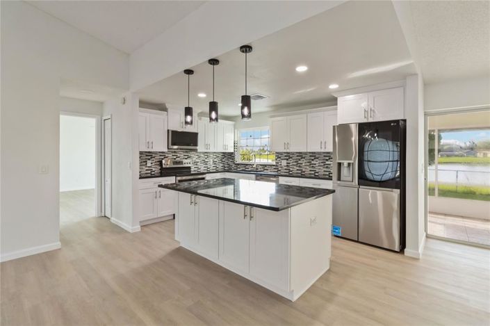 Image No.9-4 Bed Property for sale