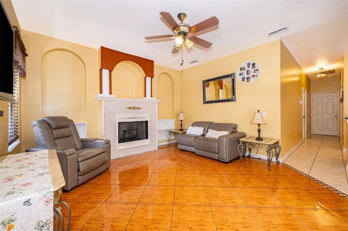 Image No.8-4 Bed Property for sale