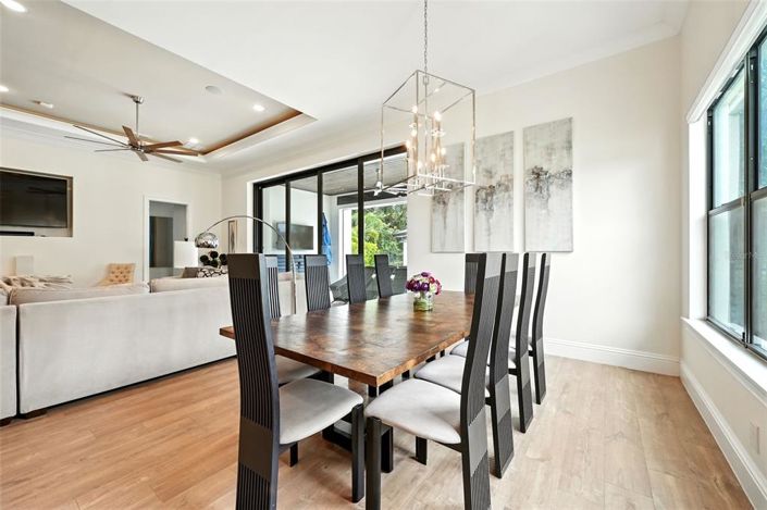 Image No.11-7 Bed Property for sale