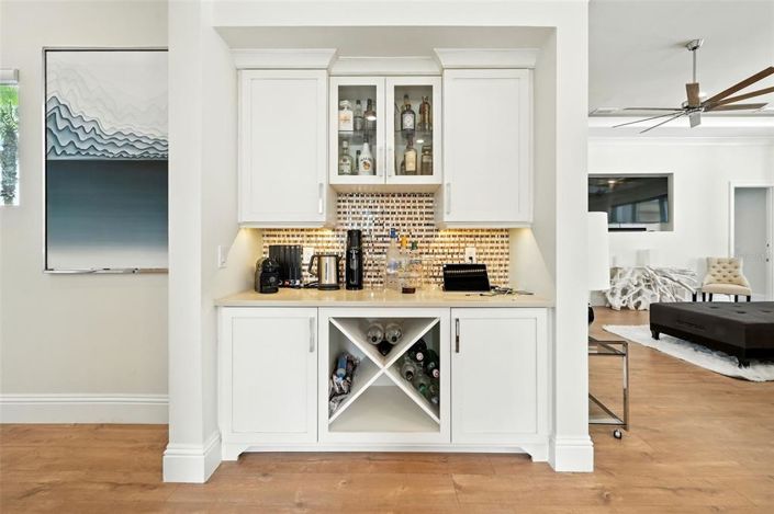 Image No.22-7 Bed Property for sale