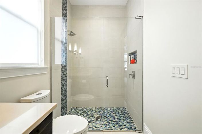 Image No.27-7 Bed Property for sale