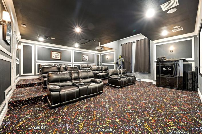 Image No.38-7 Bed Property for sale