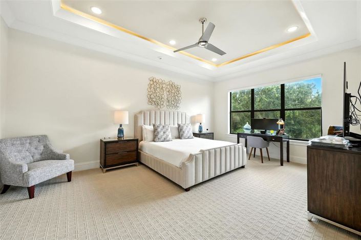 Image No.64-7 Bed Property for sale