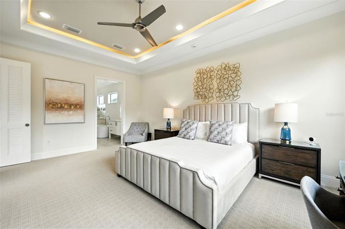 Image No.65-7 Bed Property for sale