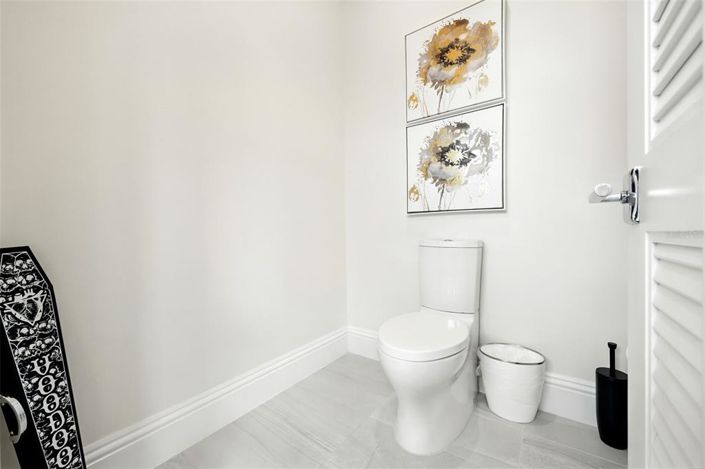 Image No.71-7 Bed Property for sale