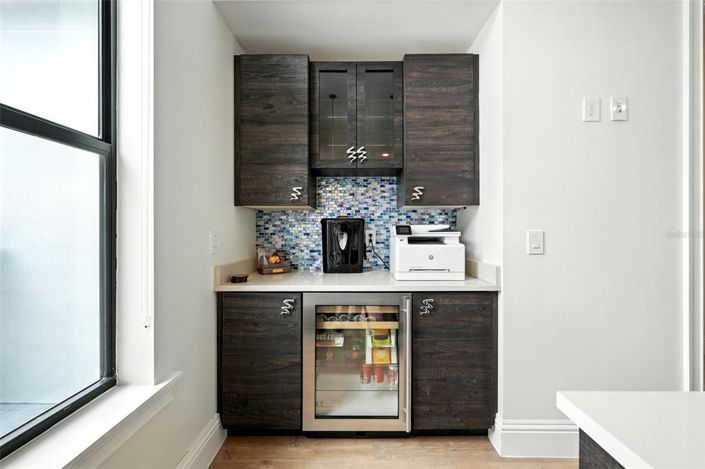 Image No.77-7 Bed Property for sale