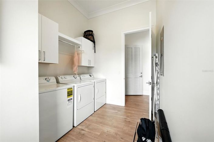 Image No.79-7 Bed Property for sale