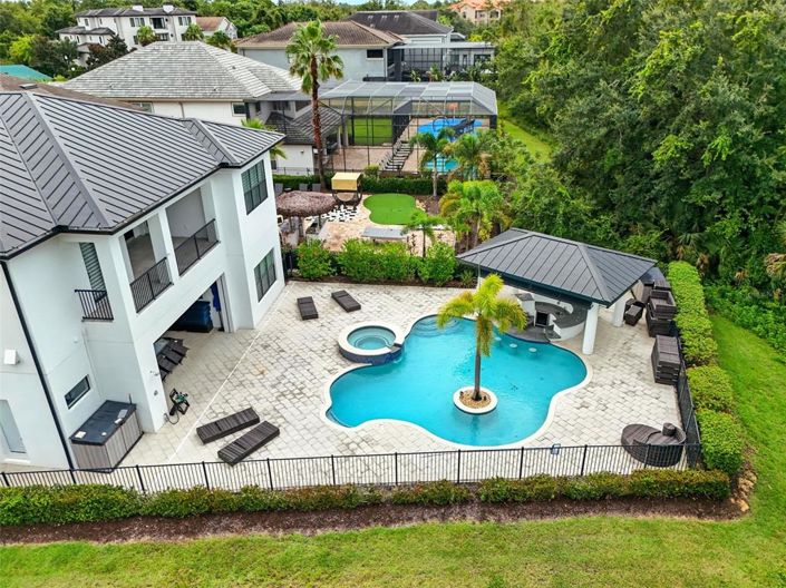 Image No.81-7 Bed Property for sale