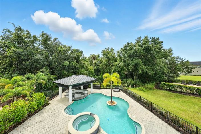 Image No.88-7 Bed Property for sale