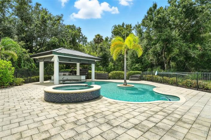 Image No.89-7 Bed Property for sale