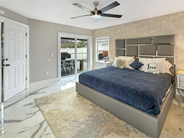 Image No.11-4 Bed Property for sale