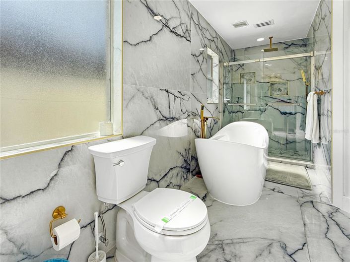 Image No.12-4 Bed Property for sale