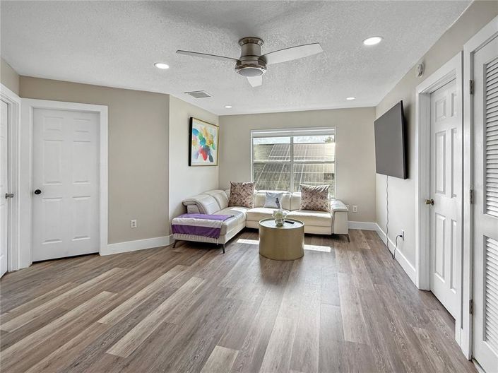 Image No.14-4 Bed Property for sale