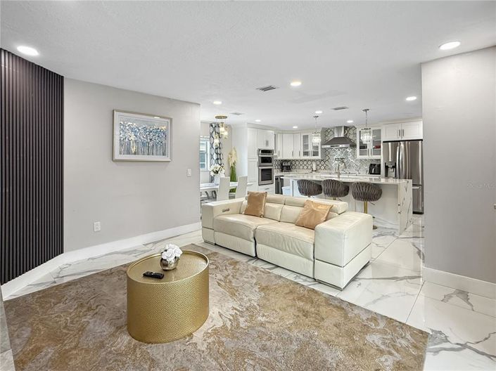 Image No.5-4 Bed Property for sale