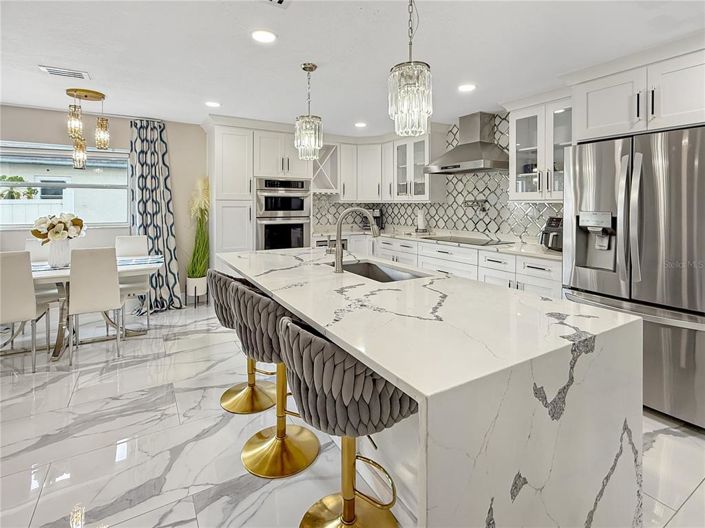 Image No.8-4 Bed Property for sale