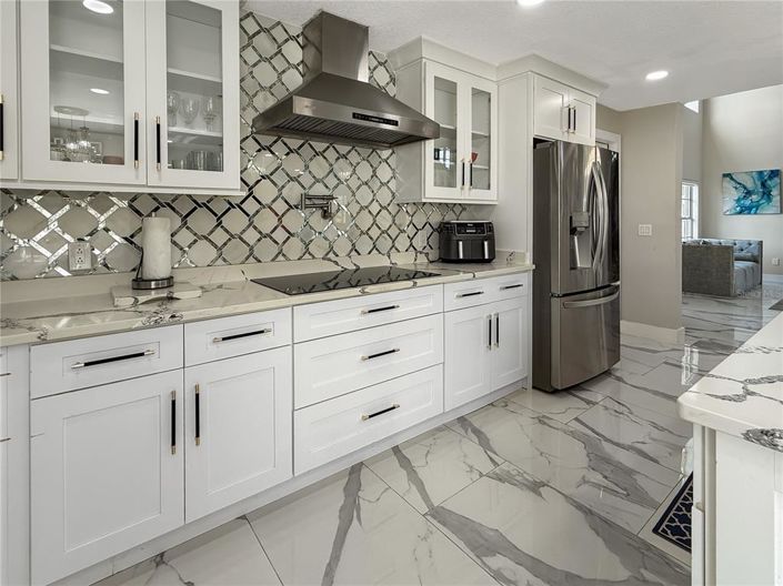 Image No.9-4 Bed Property for sale