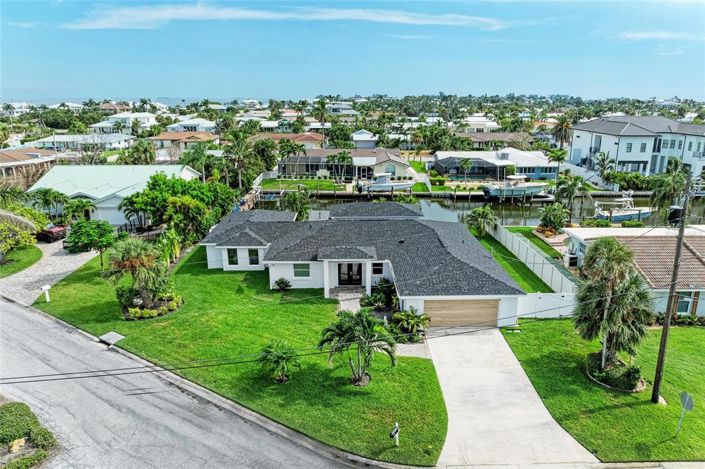 Image No.13-4 Bed Property for sale