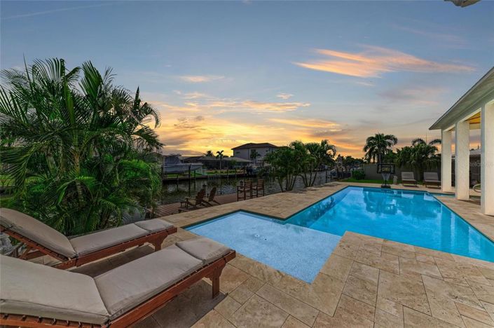 Image No.24-4 Bed Property for sale