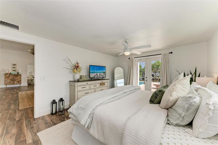 Image No.45-4 Bed Property for sale