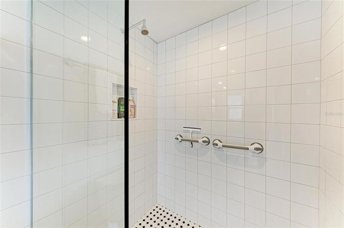 Image No.48-4 Bed Property for sale