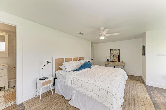 Image No.54-4 Bed Property for sale